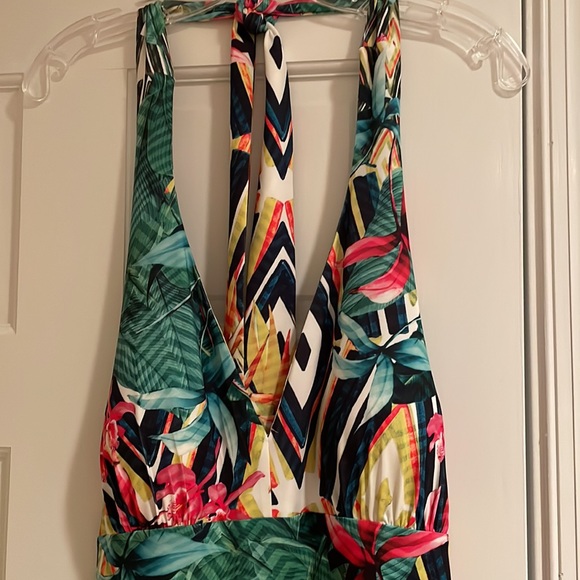 NWT Floral/tropical halter maxi dress. - Picture 2 of 7